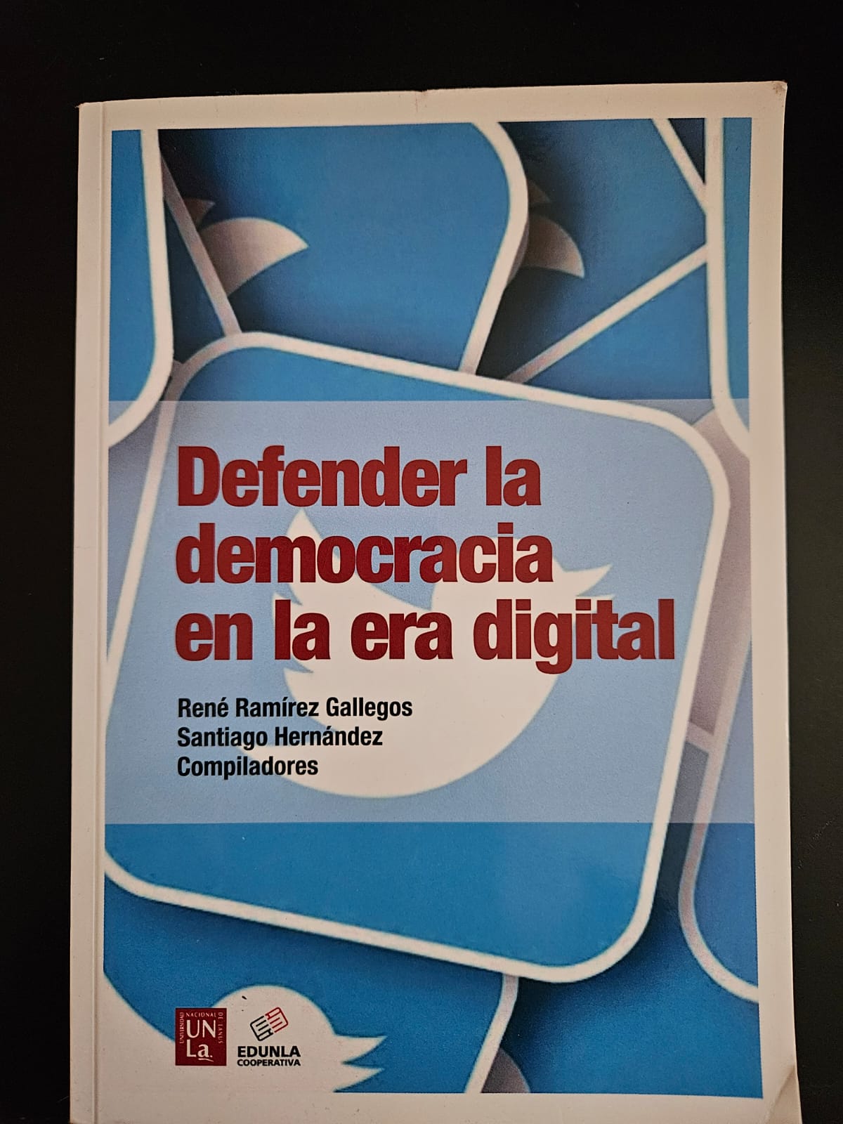 Portada del libro Defender la democracia en la vida digital